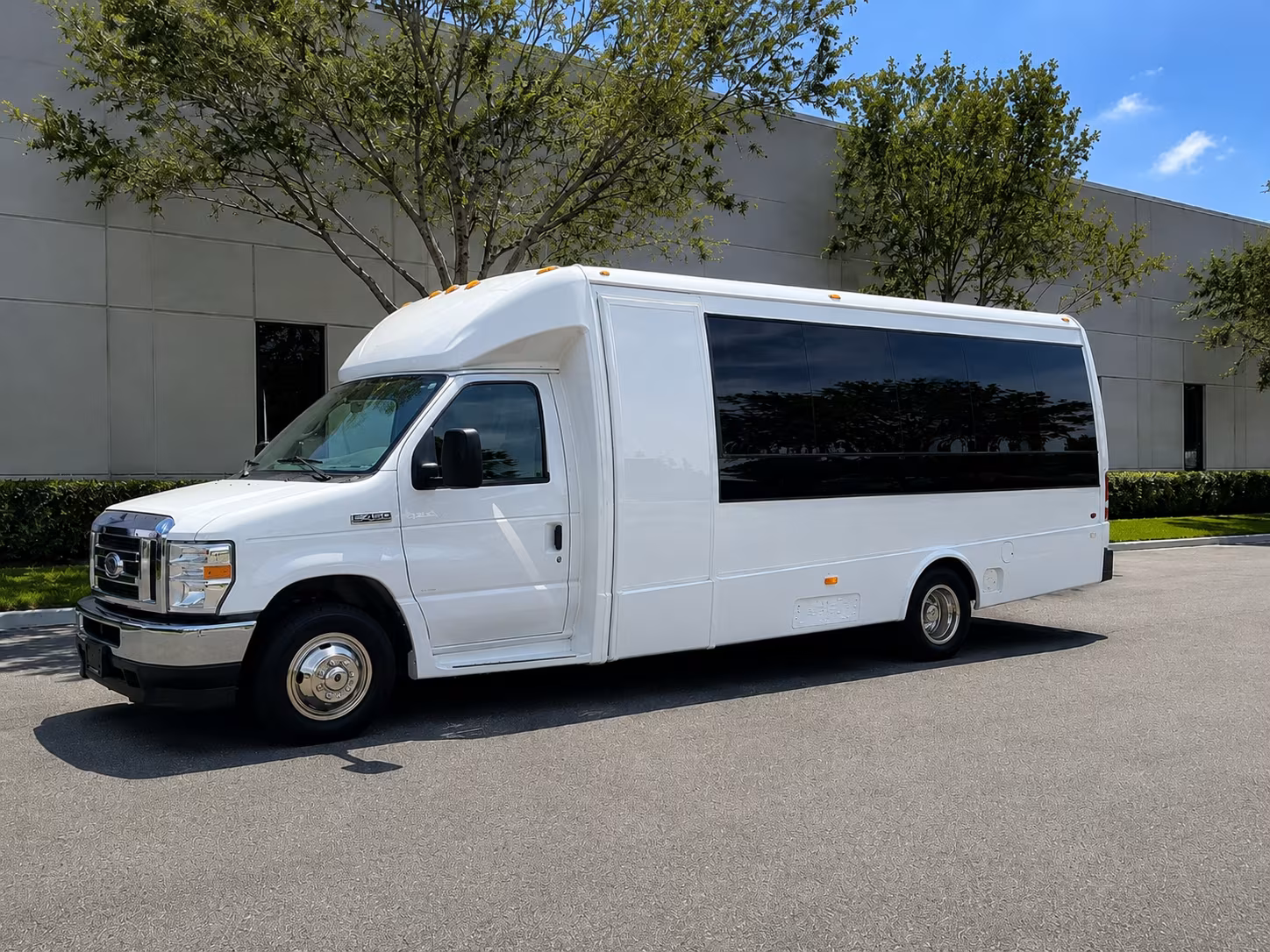charter bus rentals to bay area amphitheaters and festival grounds