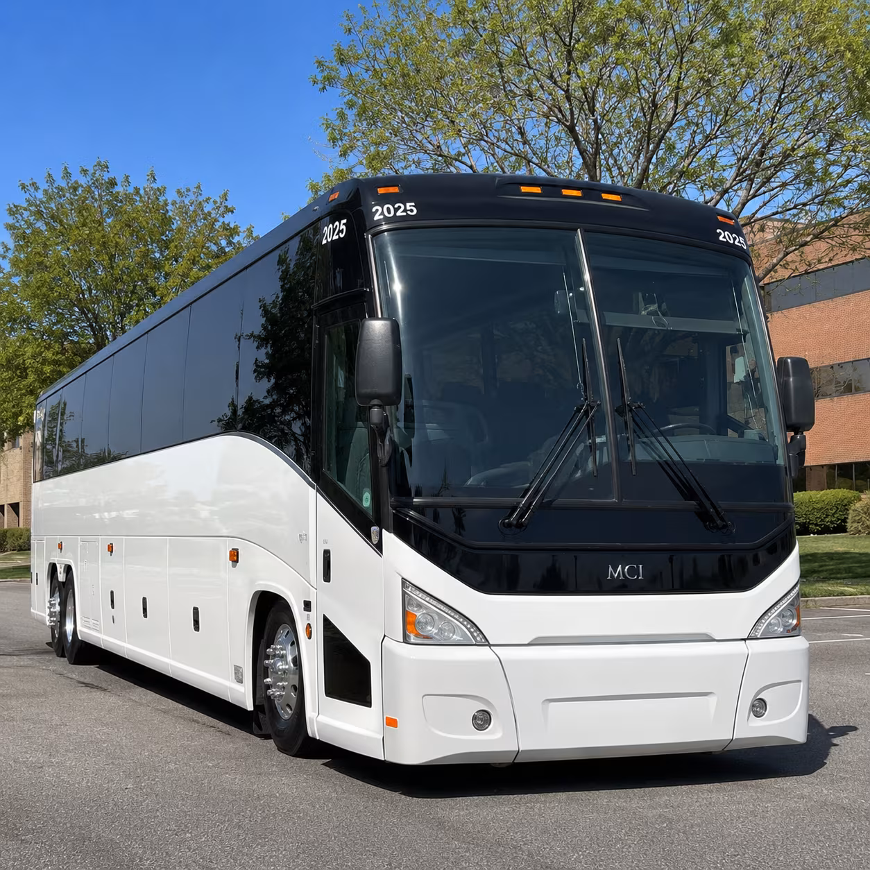 charter bus shuttle service for warehouse and distribution groups near turlock