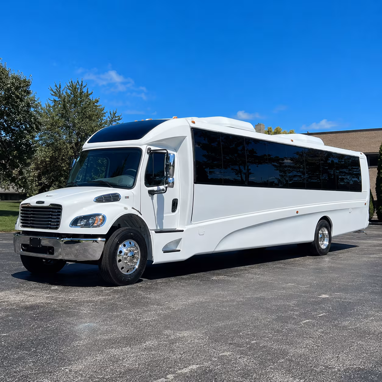 turlock 20 passenger minibus