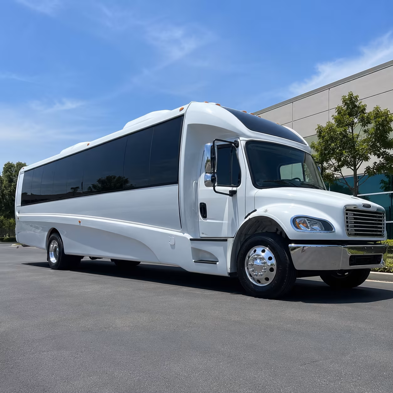 turlock 35 passenger minibus